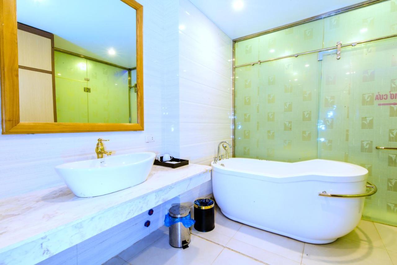Hoa Dao Hotel Hòa Bình Esterno foto