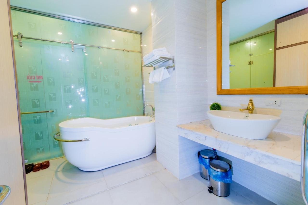 Hoa Dao Hotel Hòa Bình Esterno foto