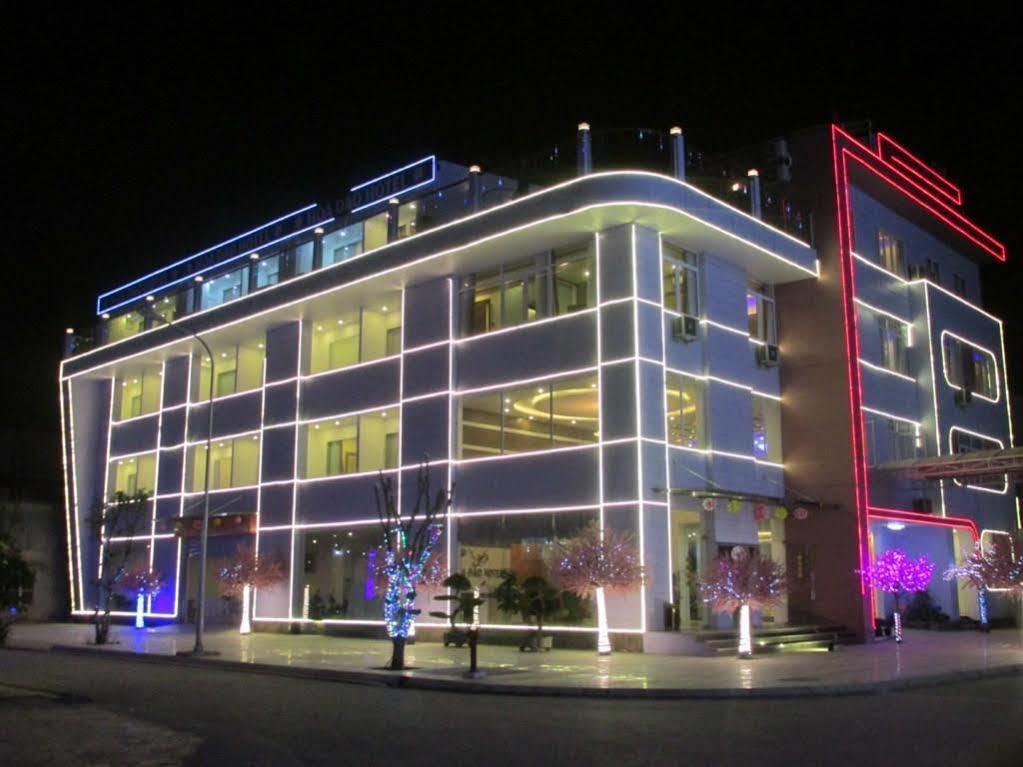 Hoa Dao Hotel Hòa Bình Esterno foto
